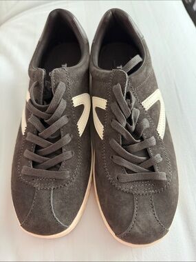 Tretorn Gray Suede Sneakers with White Accents